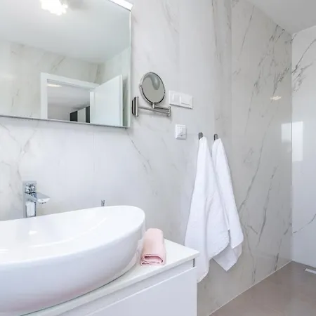 Apartament Modern Elle Malinska