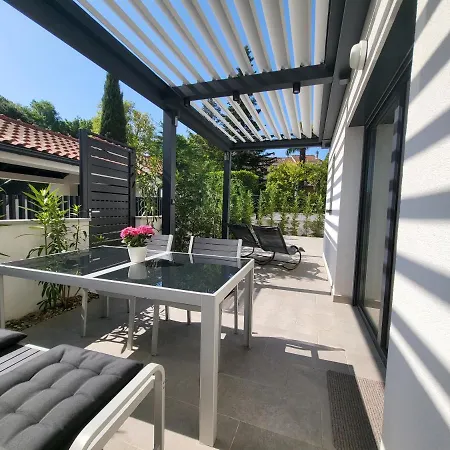 Modern Elle Malinska Apartment Vantacici