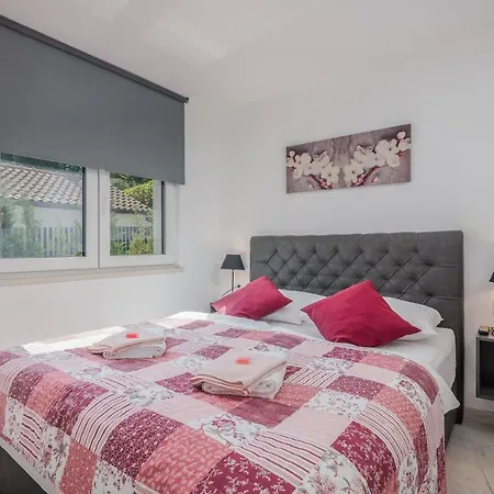 Apartment Modern Elle Malinska Vantacici