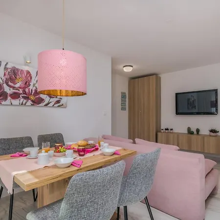 Modern Elle Malinska Apartment