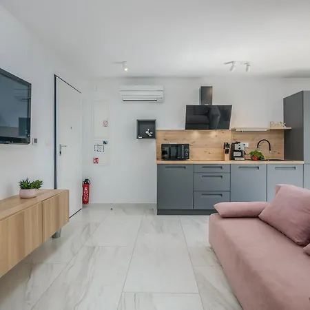 Modern Elle Malinska Apartment
