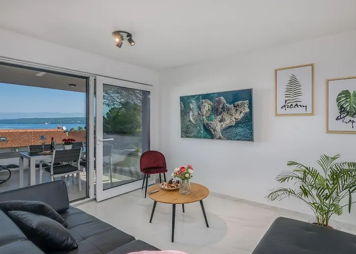 Apartament Modern Elle Malinska Vantacici