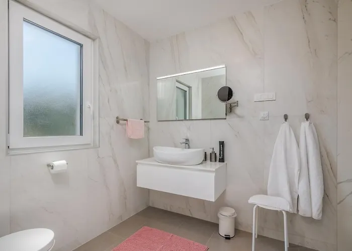 Modern Elle Malinska Apartament