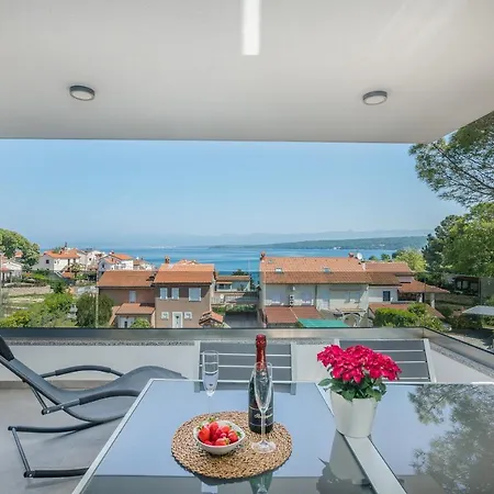 Modern Elle Malinska * 반타치치